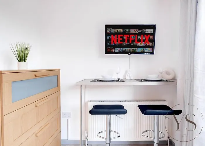 Sienna Longton Studio 1D - Wi-Fi, Alton Towers, Netflix